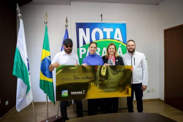 O ganhador de prêmio concorreu com 42 notas fiscais e 14 bilhetes (Crédito: Prefeitura de São José dos Pinhais).